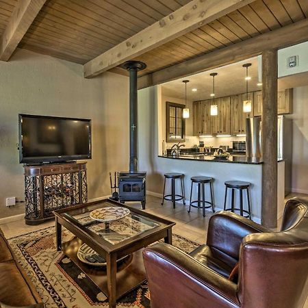 Adobe-Style Abode With Amenities - Walk To Plaza! Apartment Santa Fe Exterior photo
