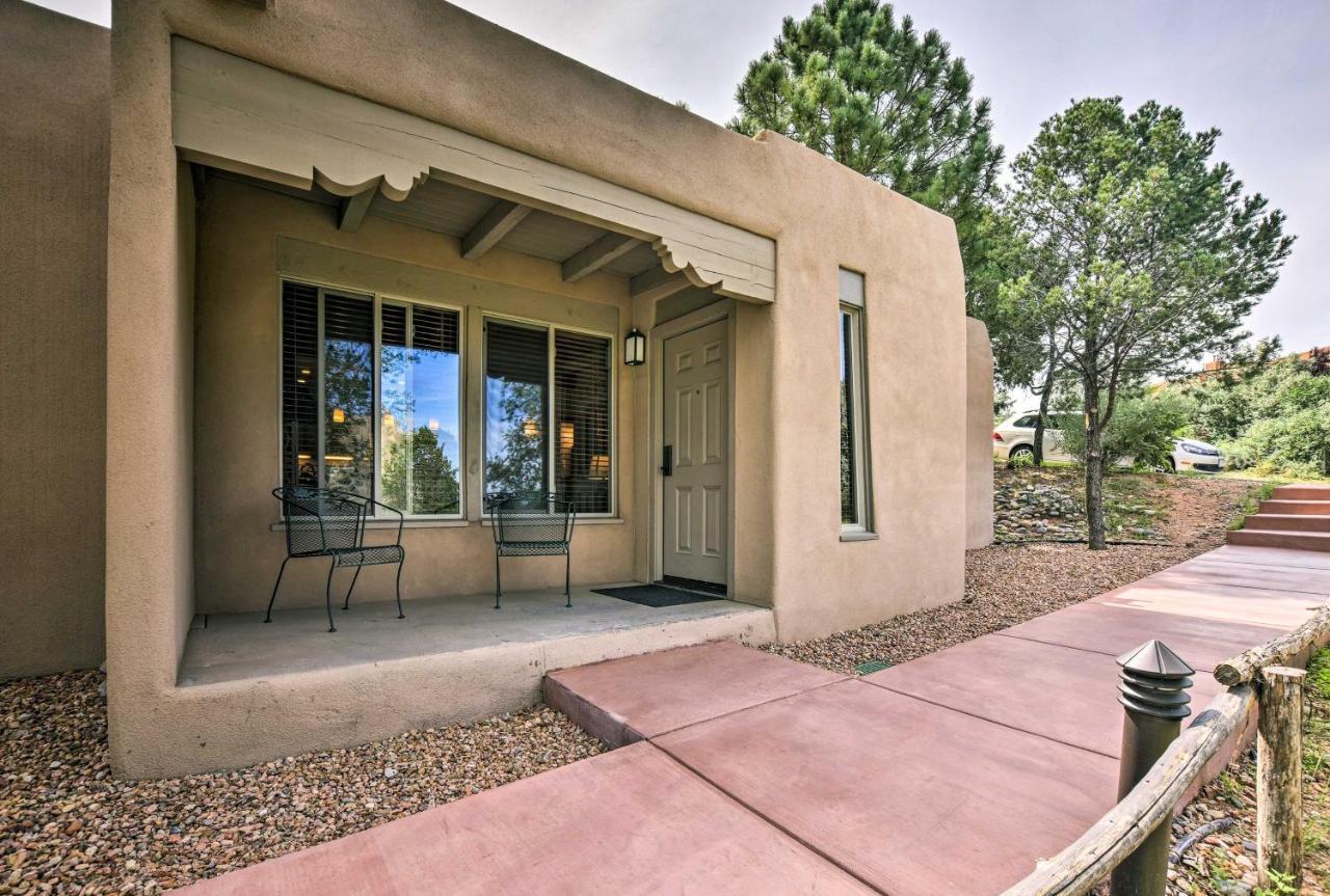 Adobe-Style Abode With Amenities - Walk To Plaza! Apartment Santa Fe Exterior photo